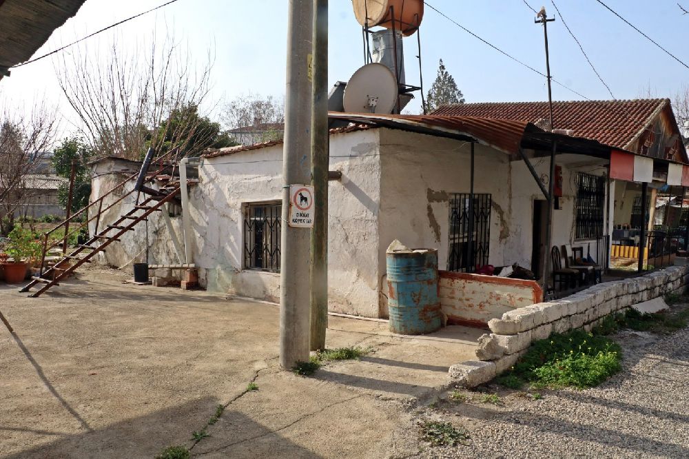 Antalya’da eğik evlerde diken üstünde yaşam