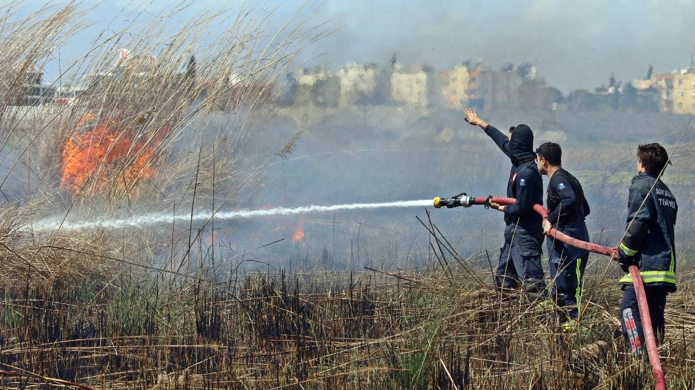 Antalya'da hem oruca hem yangını söndürmeye 'niyetliler'