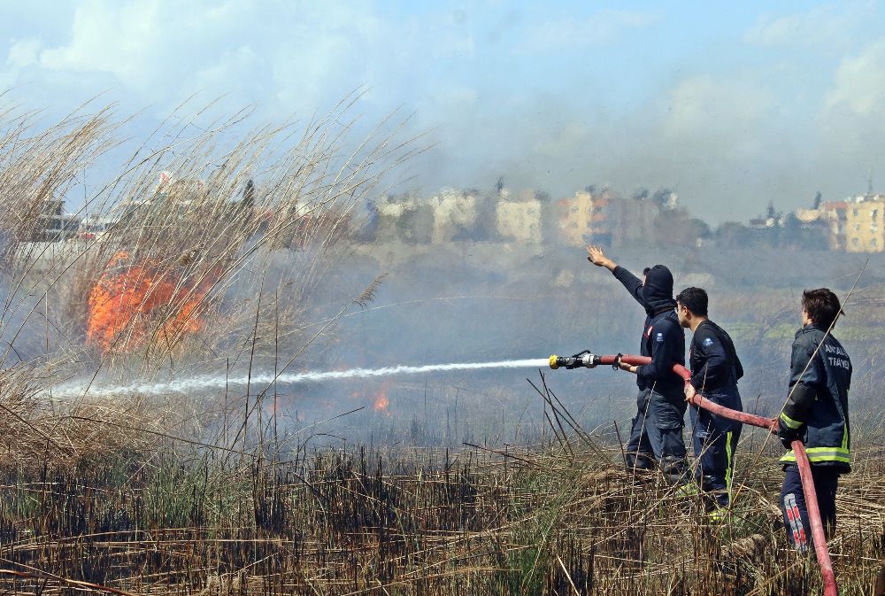 Antalya'da hem oruca hem yangını söndürmeye 'niyetliler'