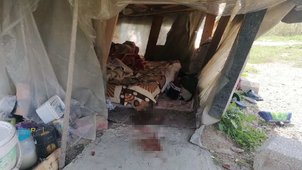 Antalya'da hurdacı, barakada yaralı halde bulundu