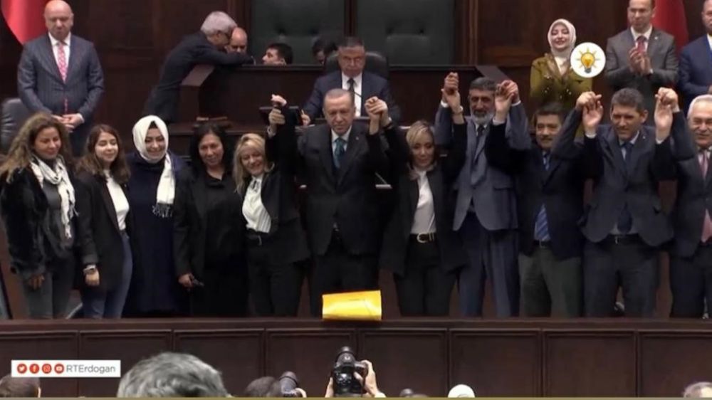 Antalya'da istifa eden meclis üyesi AK Parti'ye geçti