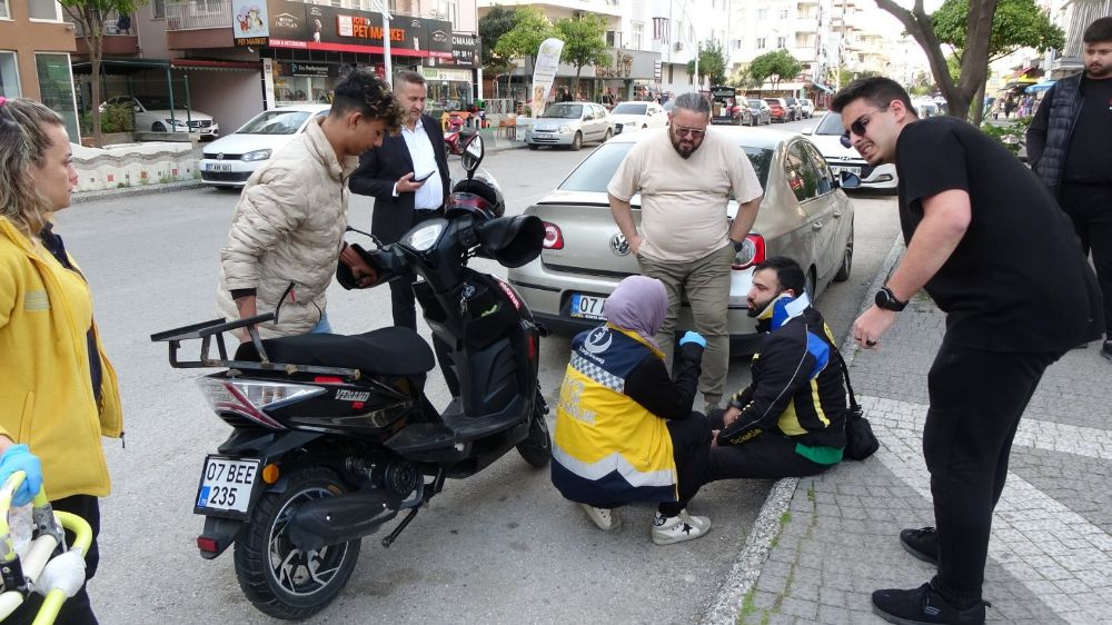 Antalya'da scooter kazası; 2 yaralı