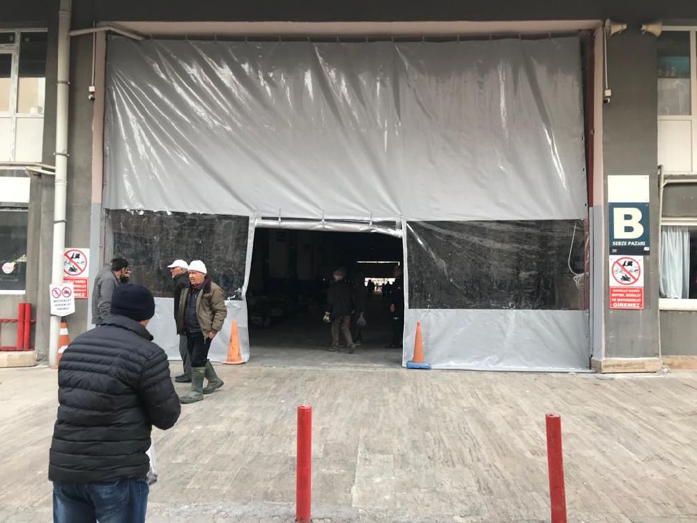 Bucak'ta perşembe pazarındaki girişler soğuk önleyici sistemle kapatıldı