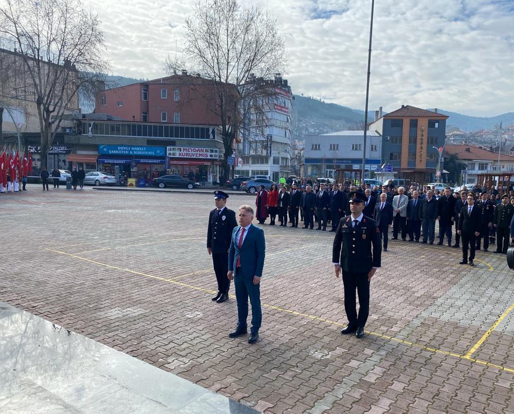 Bucak'ta şehitler unutulmadı; Çanakkale Zaferi'nin 108. yıldönümünde dualarla anıldı