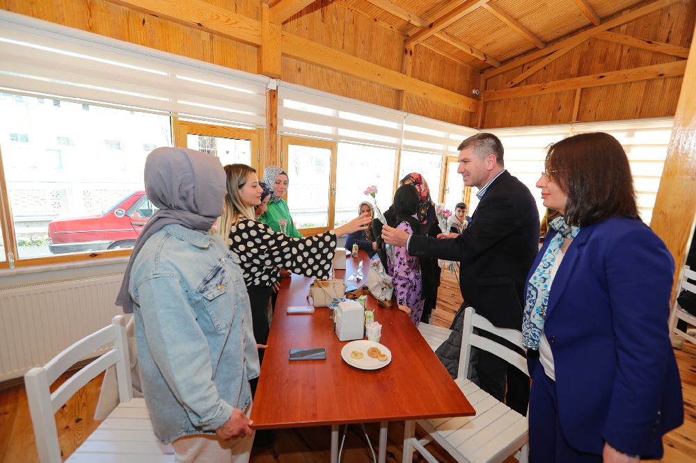 Burdur'da depremzede kadınlara moral programı