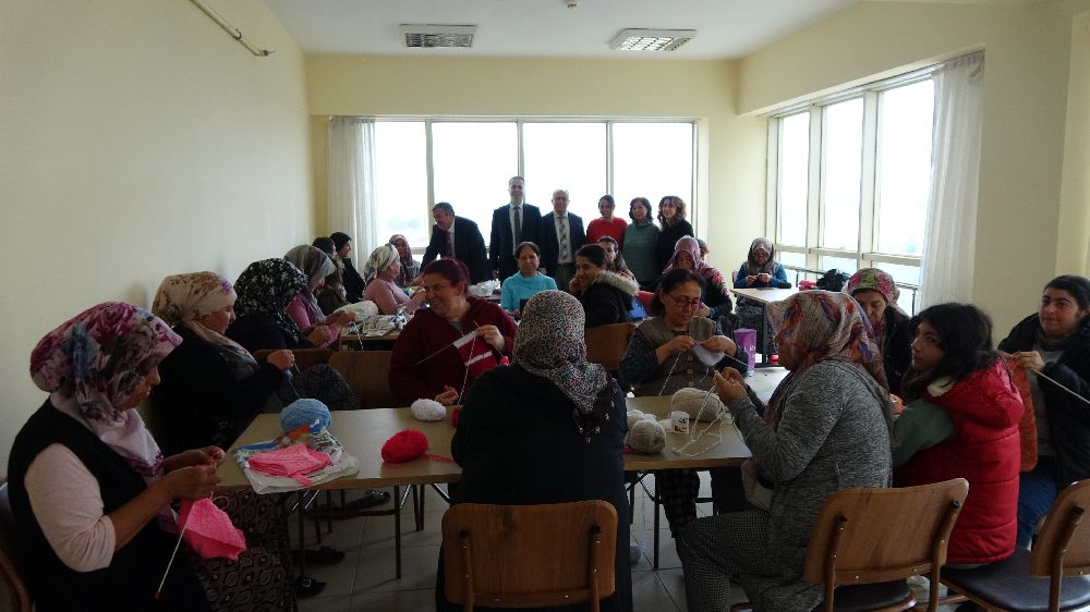 Burdur'da depremzedeler kendi ihtiyaçlarını üretiyor