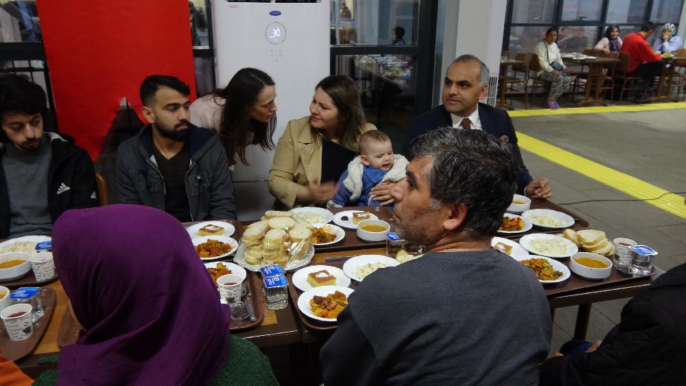 Burdur'da iftar yemeğinde buluştular