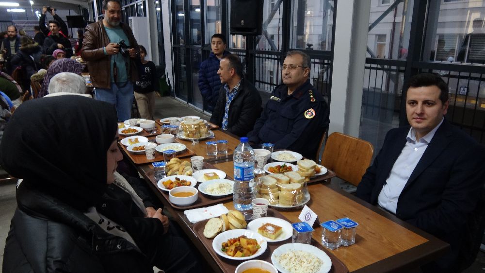 Burdur'da iftar yemeğinde buluştular