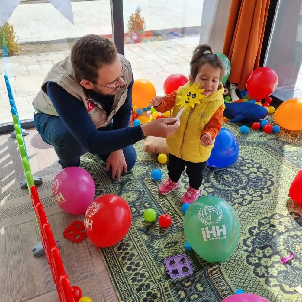 Burdur Karamanlı'da depremzede çocuklar için etkinlik