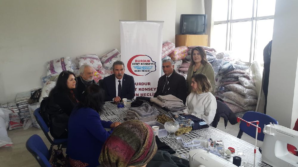 Burdur Kent Konseyi Kadın Meclisi, depremzedeler için hazırladı