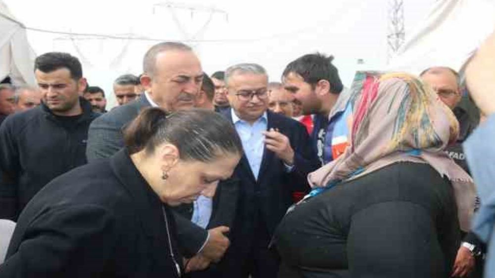 Dışişleri Bakanı Çavuşoğlu Diyarbakır'da, çadır kenti ziyaret etti