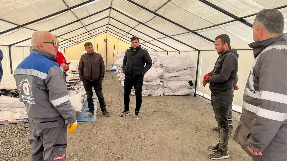Döşemealtı Belediyesi Gaziantep’e çadır kent kuruyor