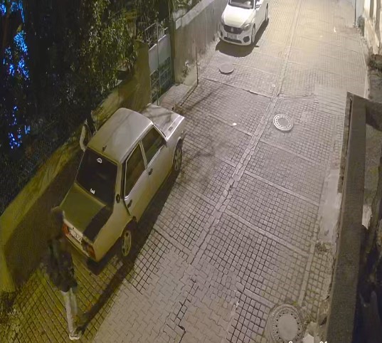 Antalya'da Otomobil hırsızlarının rahat tavırları pes dedirtti
