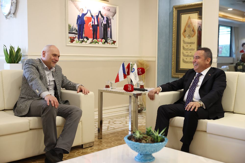 Başkan Böcek, Büyükelçi Pavel Vacek'i ağırladı