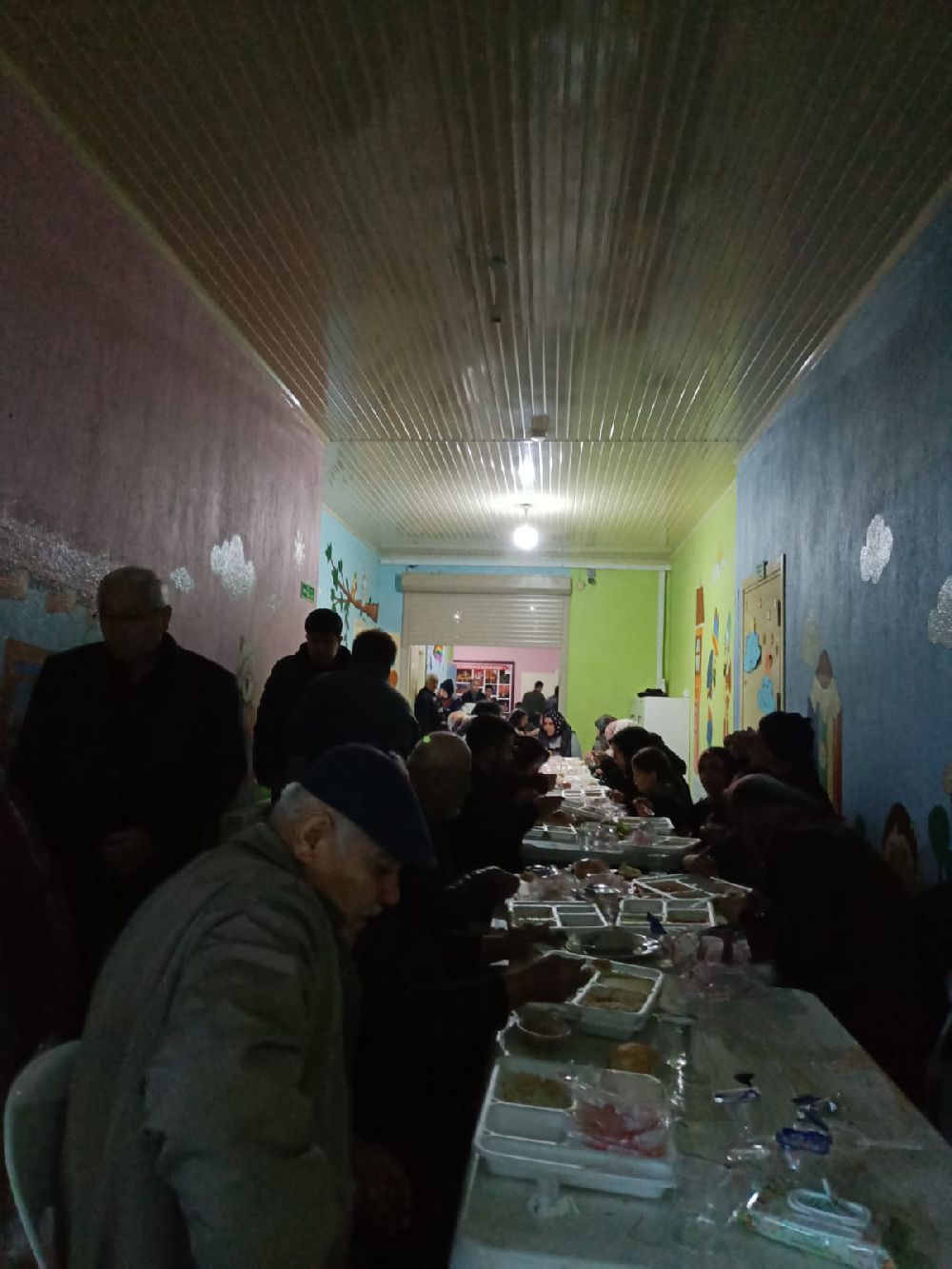 Bucak'ta Halk ve Melekler iftar yemeğinde kaynaştı