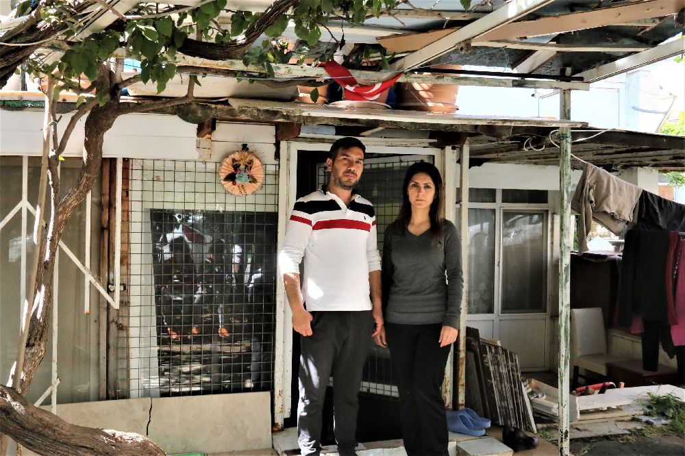 Depremzede çifte ikinci şoku fahiş kira ile yaşattılar 