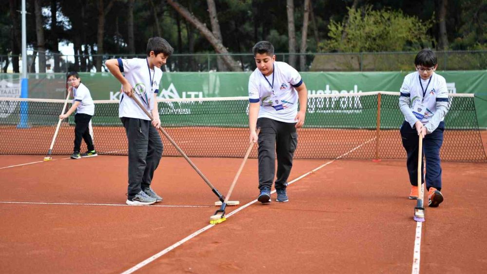 Egemenlik Kupası Tenis Turnuvası başladı