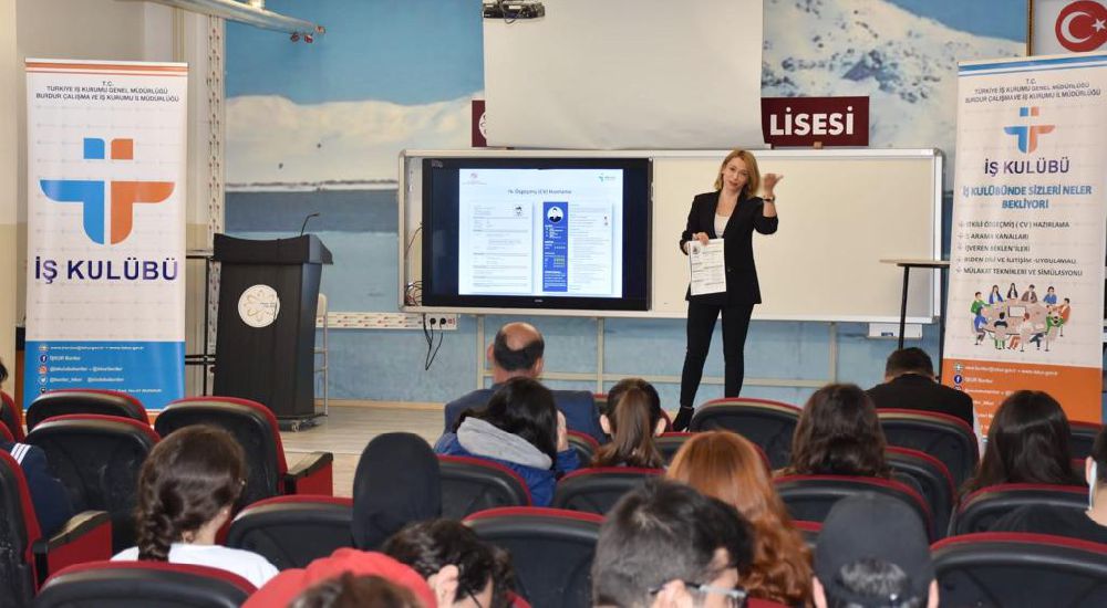 İŞKUR Burdur üniversite adaylarını yalnız bırakmadı