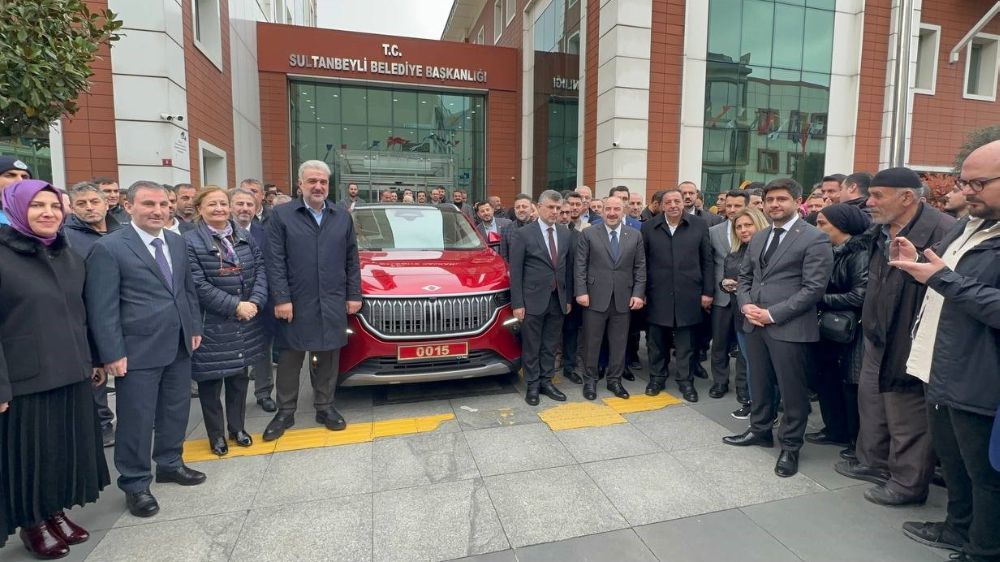 Sanayi ve Teknoloji Bakanı  Sultanbeyli’ye Togg otomobil ile geldi