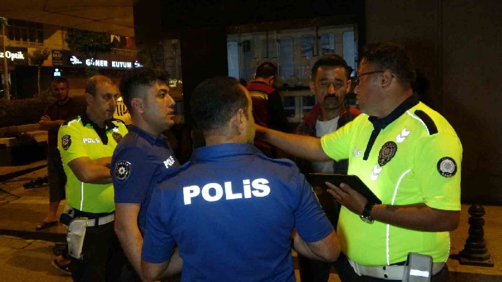 Antalya'da kaza 2 yaralı Alkollü sürücünün hastane firarı