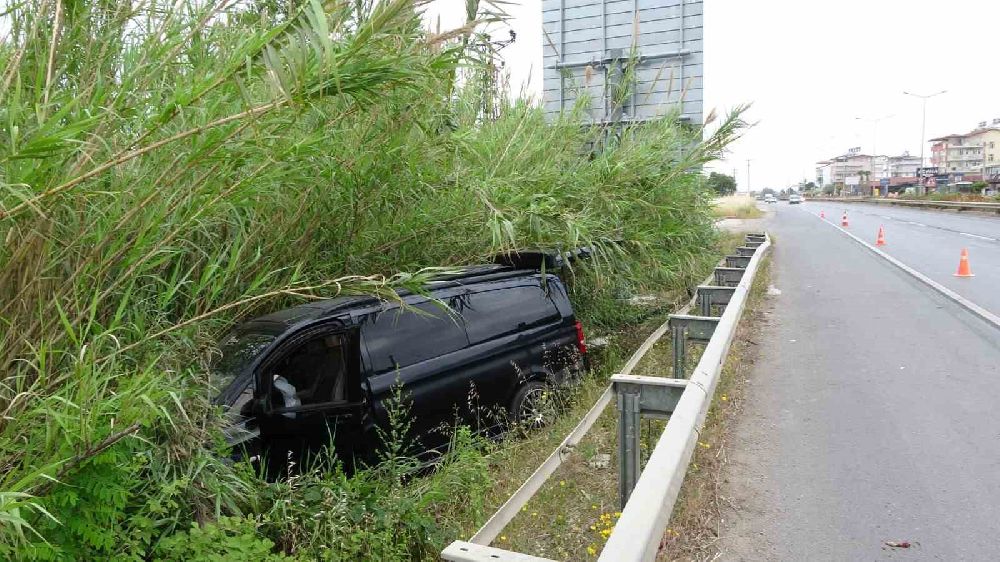 Antalya'da VİP kaza, 4 Alman turist yaralandı