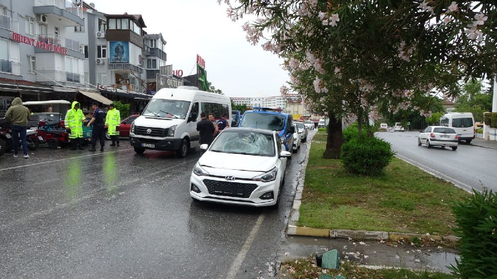 Antalya'da yürekleri ağza getiren kaza