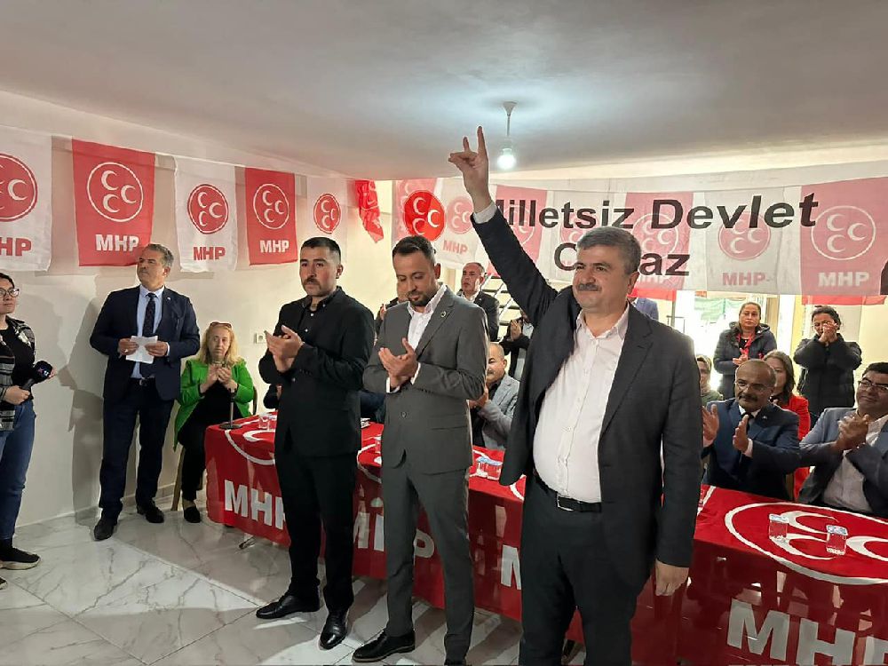 Bucak'ta İYİ Partiden istifa edip, MHP'ye geçtiler