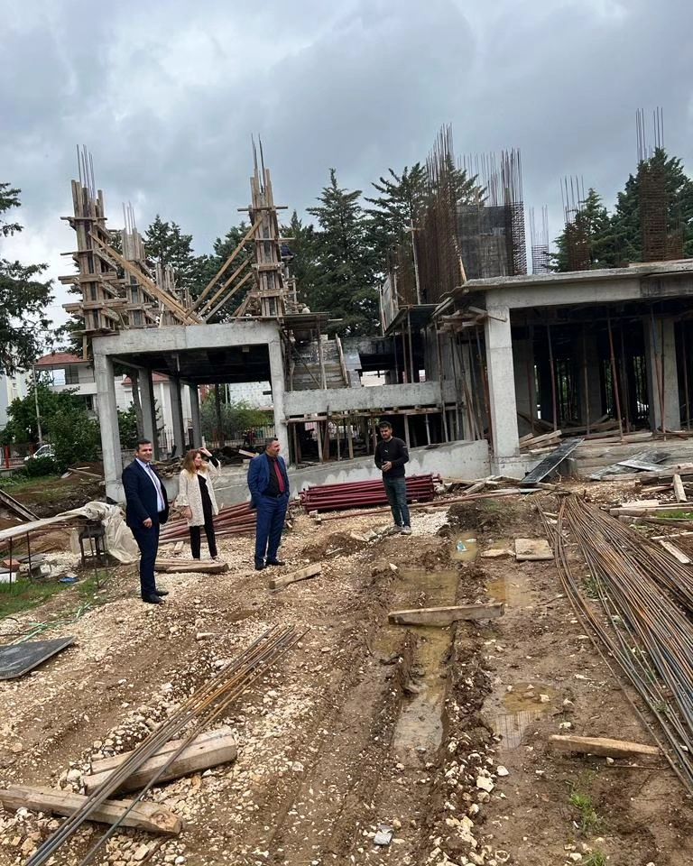 Bucak'ta okul inşaatları süratle devam ediyor
