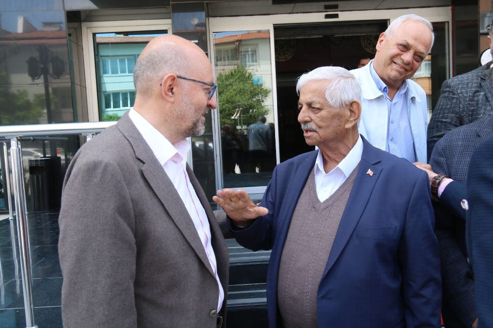 Burdur'da iş dünyasının temsilcileri, AK Parti'nin yeni vekilleriyle bir araya geldi