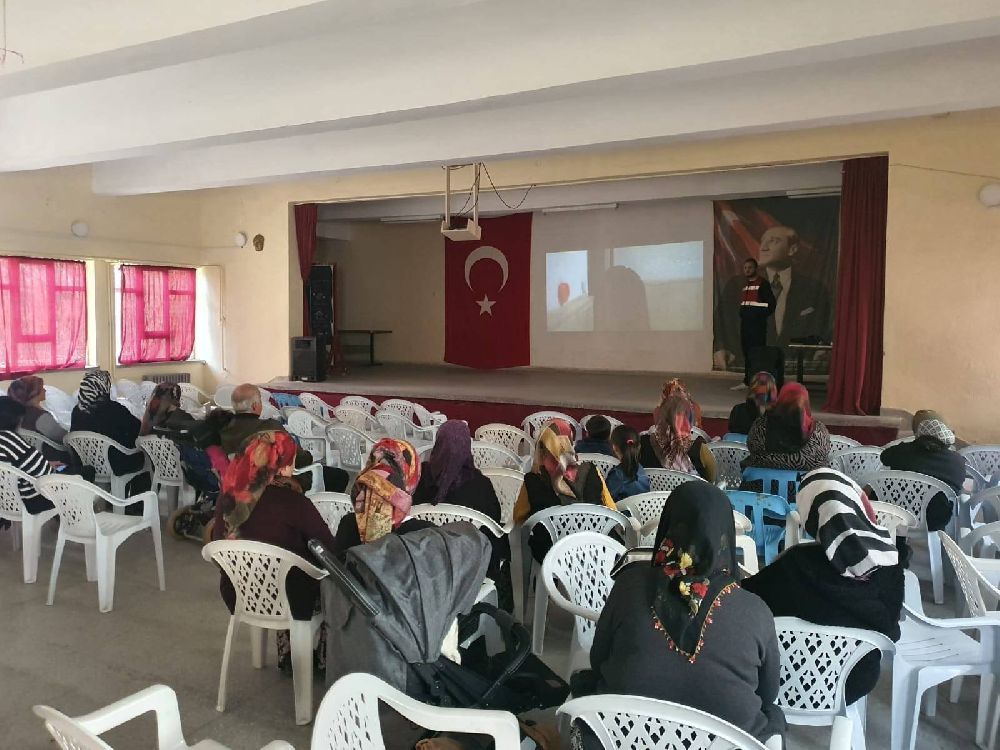 Burdur'da jandarmadan uyuşturucu ve siber suçlarla mücadele eğitimi