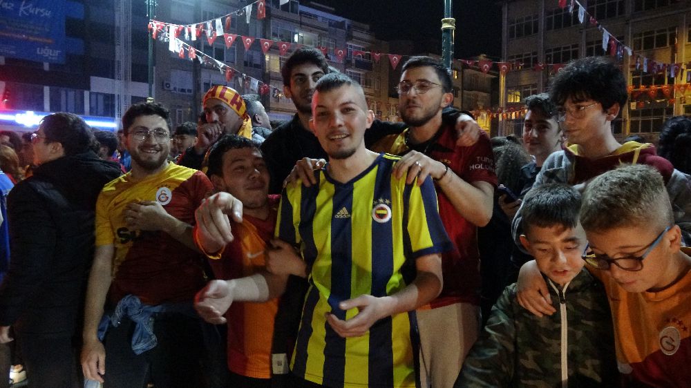 Galatasaray'ın şampiyonluk kutlaması Burdur'da neredeyse faciaya dönüşecekti