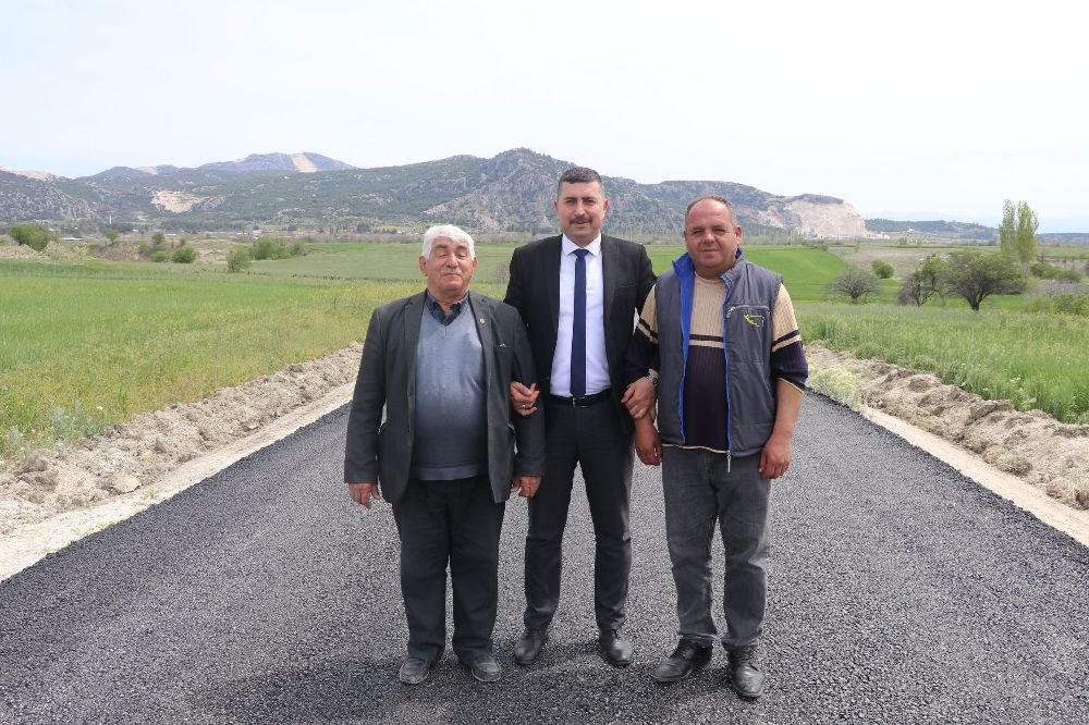 Hacılar - Yarıköy köyleri arası 1,5 kmlik sıcak asfalt çalışması