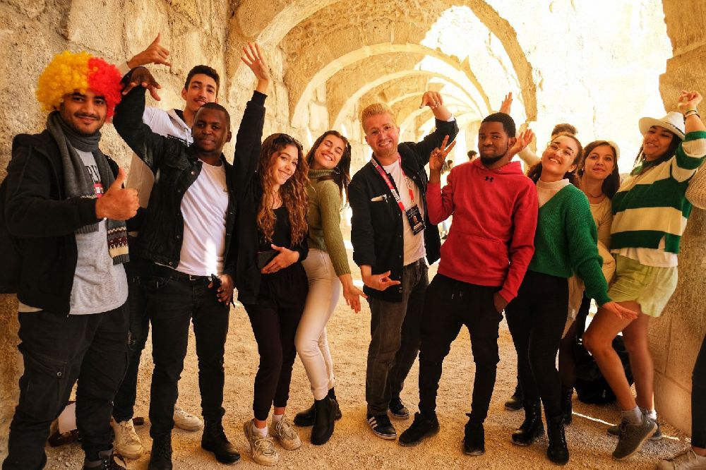72 ülkeden öğrenci, Antalya'yı keşfediyor