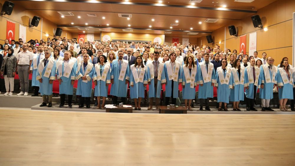 ALKÜ Tıp Fakültesi'nde ilk mezuniyet heyecanı