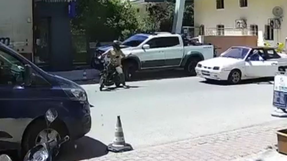 Antalya'da hırsız yok artık dedirtti Kavgada motor çaldı
