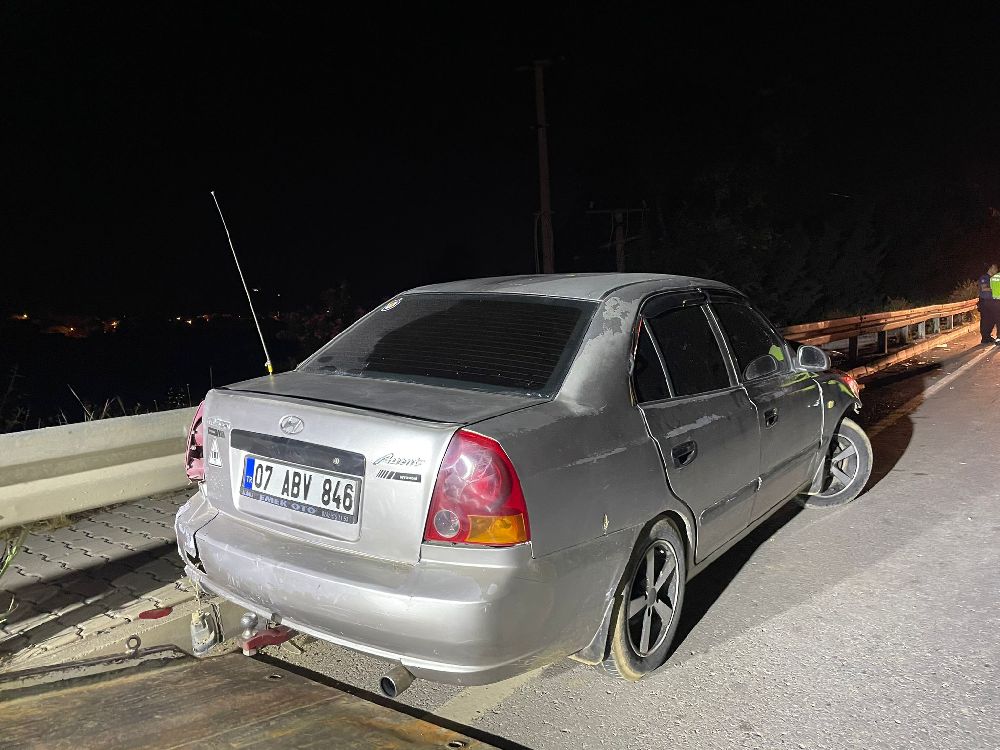 Antalya'da kaza Sürücü yaralandı