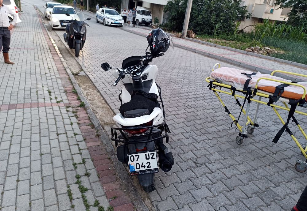 Antalya'da otomobille motosiklet çarpıştı