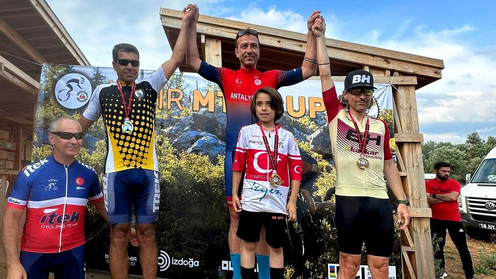 Antalyaspor dağ bisikletinde birinci