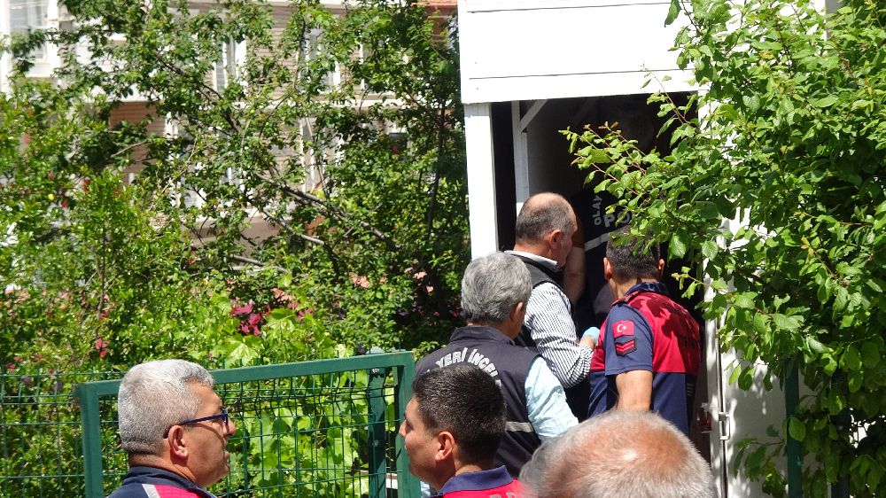 Burdur'da kafası asansöre sıkışarak feci şekilde can verdi