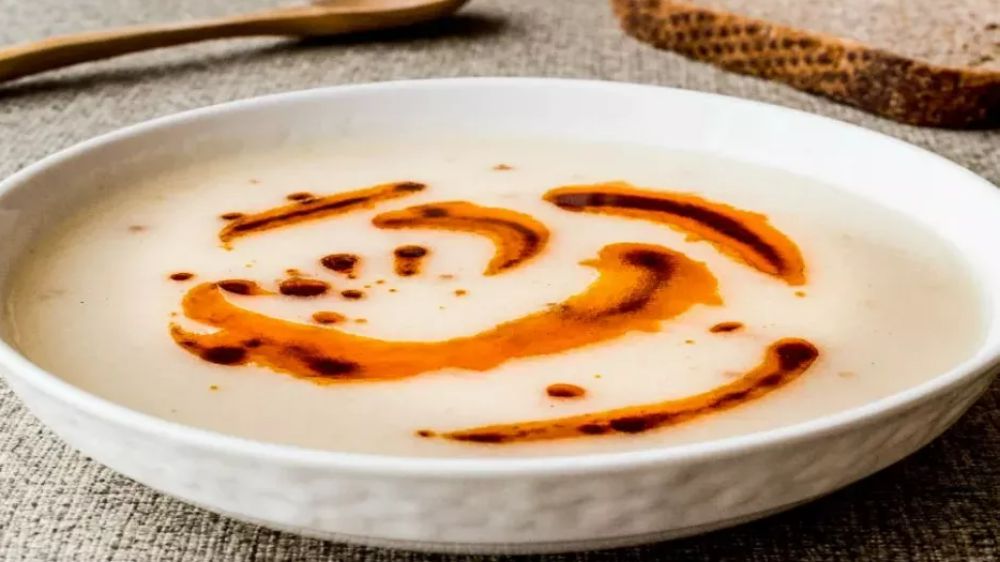 Lezzetli ve Besleyici: Şehriyeli Yoğurt Çorbası!
