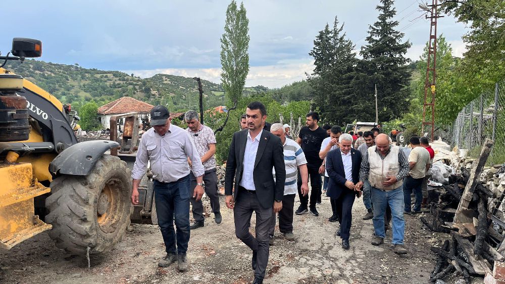 Milletvekili Mustafa Oğuz'dan evi yanan aileye geçmiş olsun ziyareti