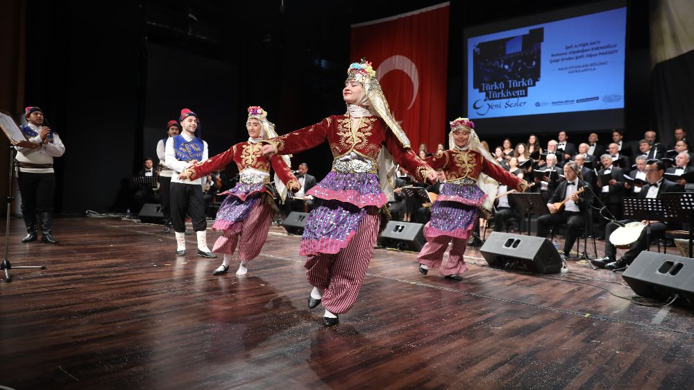 'Türkü Türkü Türkiye’m' ile coşturdu