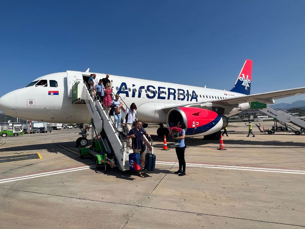 Yılın ilk Sırp turist kafilesi Havalimanına geldi
