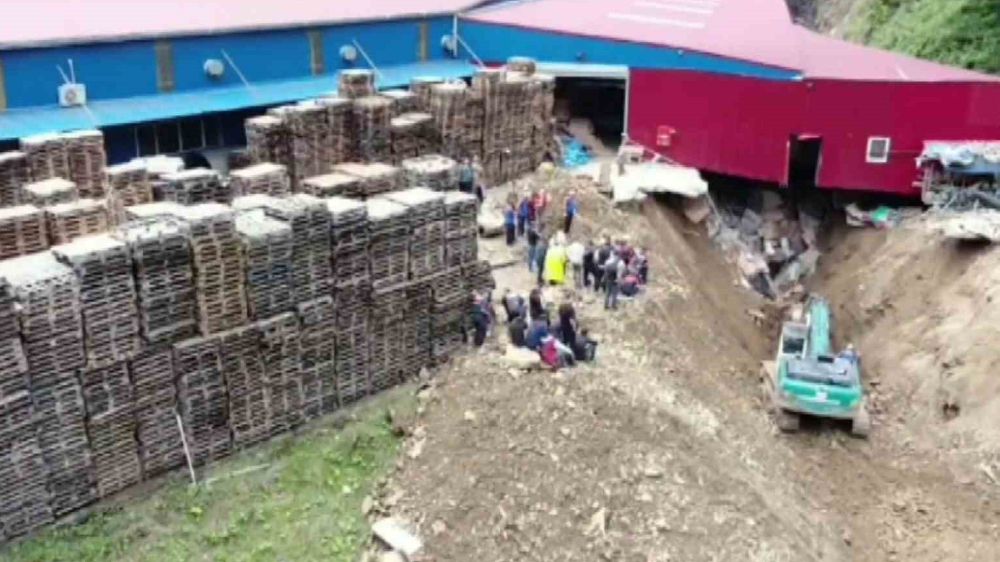 3 işçinin enkaz altında kaldığı su fabrikası süresiz kapatıldı