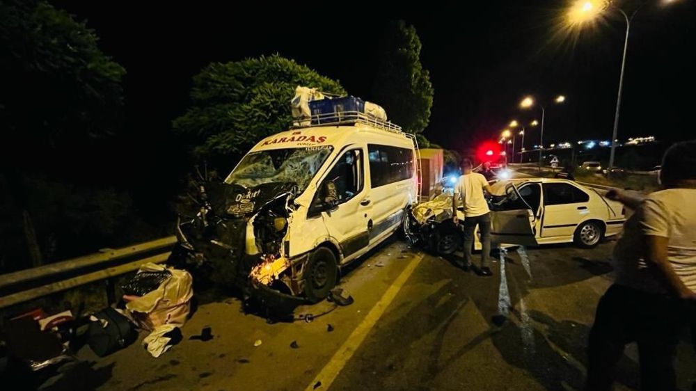 Afyonkarahisar’da minibüs kazası