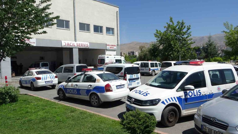 Aile arasında çıkan kavgayı ayırırken polis memuru vuruldu