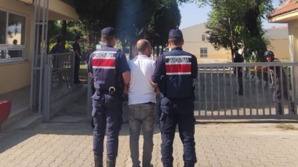 Alaşehir ve Turgutlu’da hapis cezası bulunan 2 kişi yakalandı