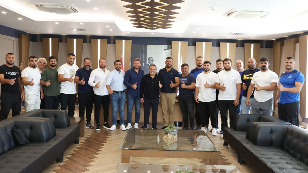 Antalya Büyükşehir Güreşçileri Edirne Kırkpınar'da Hedef Altın kemer 
