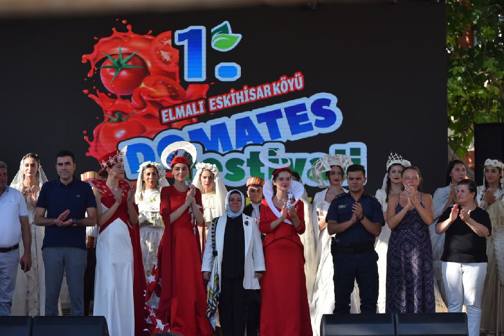 Antalya'da domates festivalinde duygusal anlar