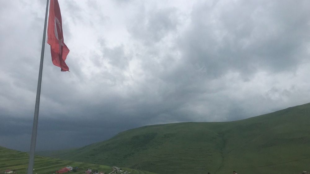 Ata'ya  güneş vurmadı. 